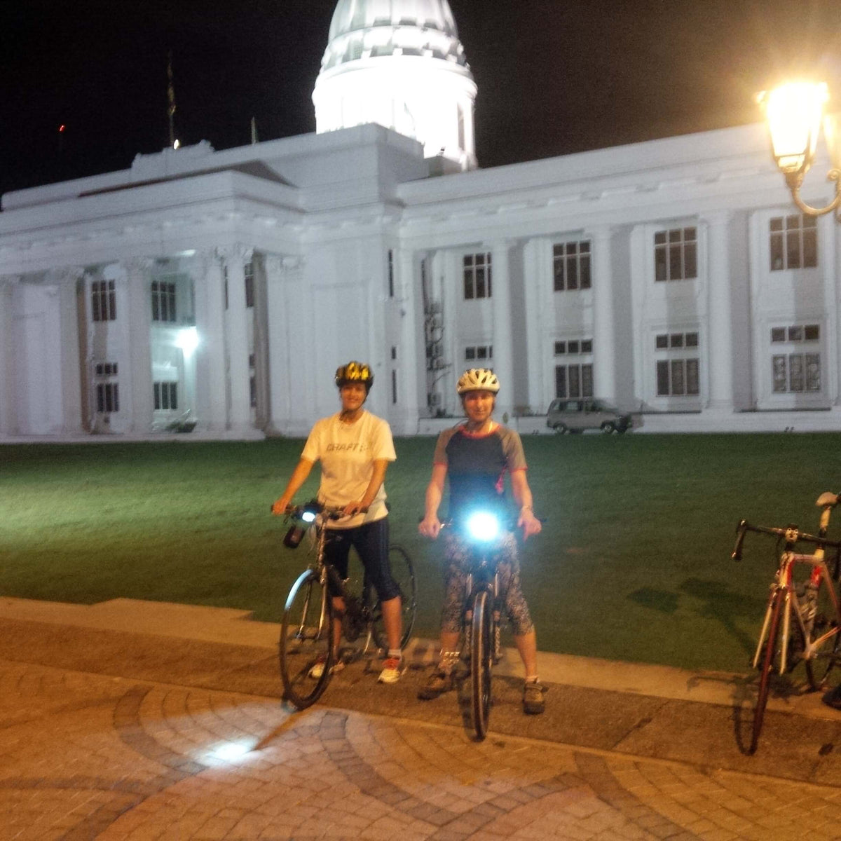 Night Cycling in Colombo City